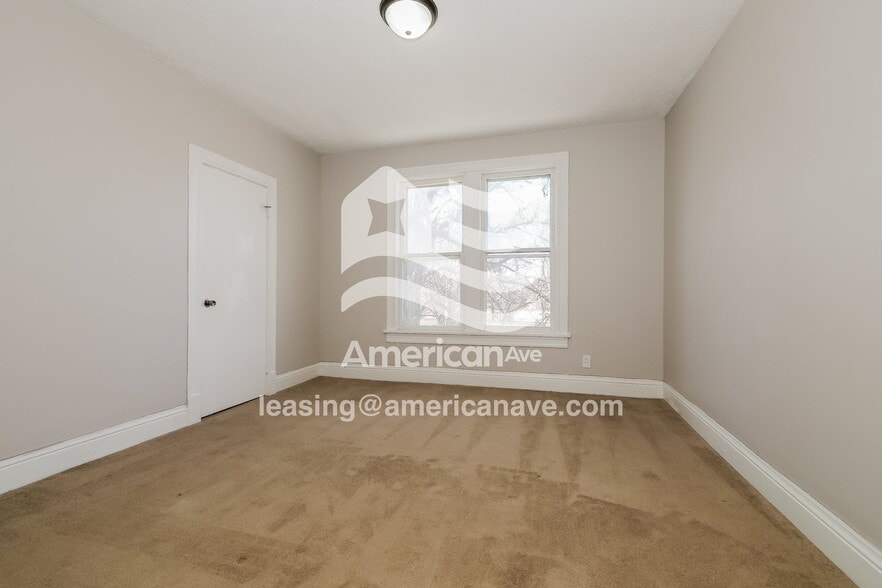 Building Photo - 2049 Florence Blvd