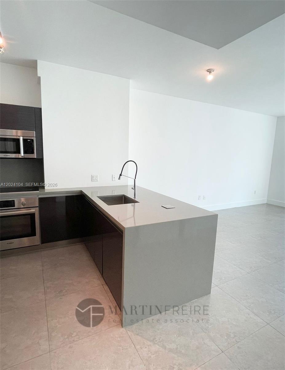 Building Photo - 1080 Brickell Ave