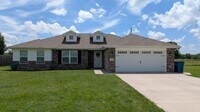 Building Photo - 606 Sarah Ct