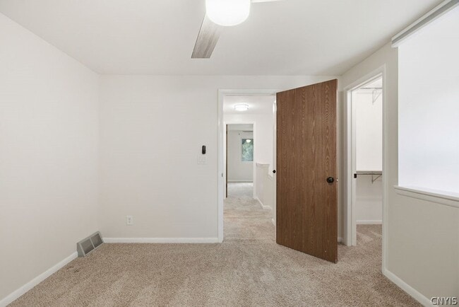 Building Photo - 8457 Bubbling Springs Dr