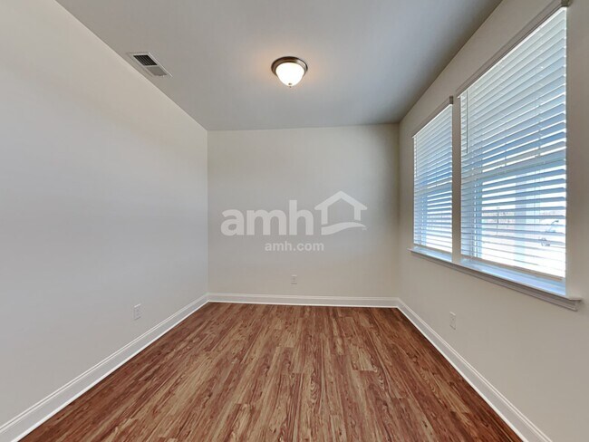 Building Photo - 5981 Hagar Vly Dr