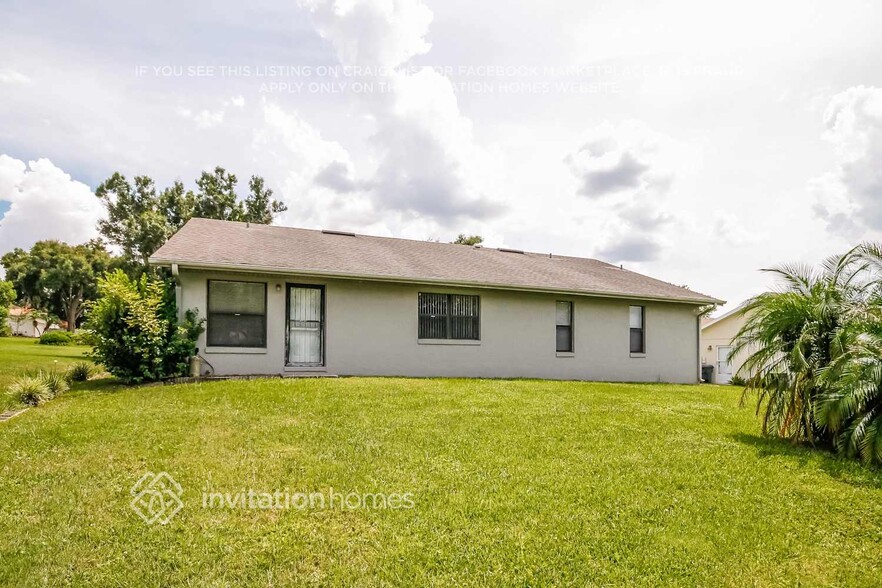 Building Photo - 5880 Manchester Dr W