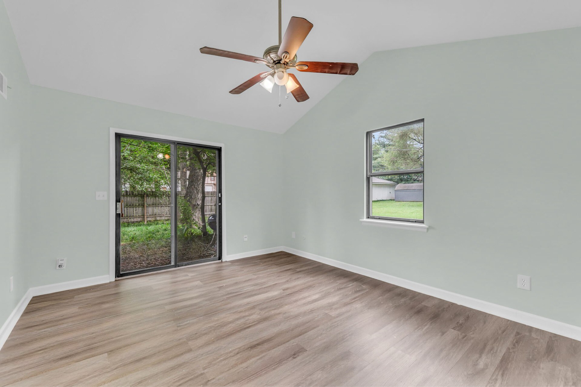 Building Photo - 8511 England St