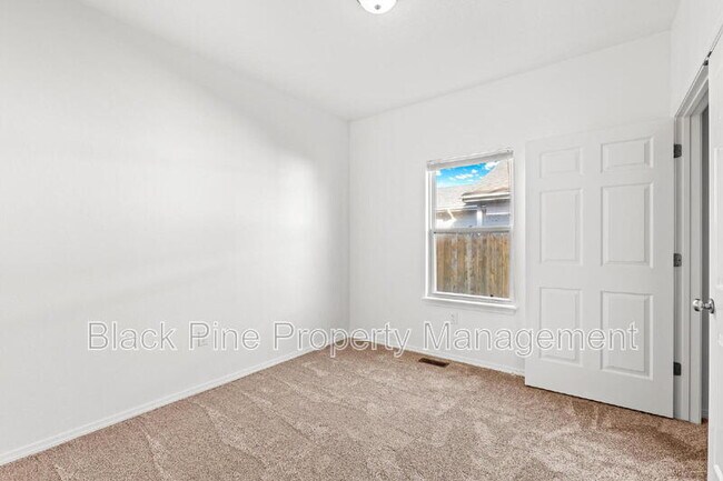 Building Photo - 8958 W Stirrup St