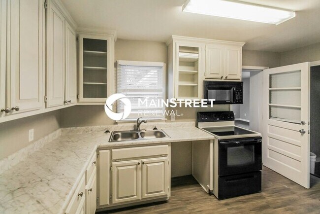 Building Photo - 4 Bedroom Pet-Friendly Home in Memphis, TN...