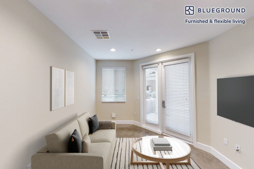 Primary Photo - 7400 Center Ave