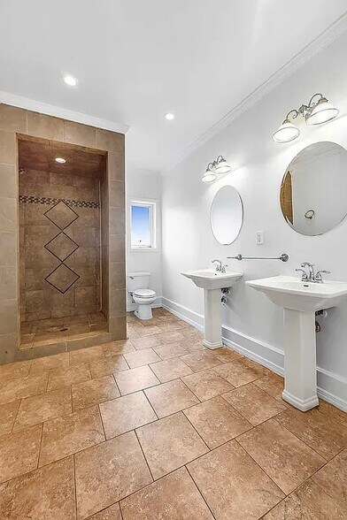 Building Photo - 1603 Bushwick Ave