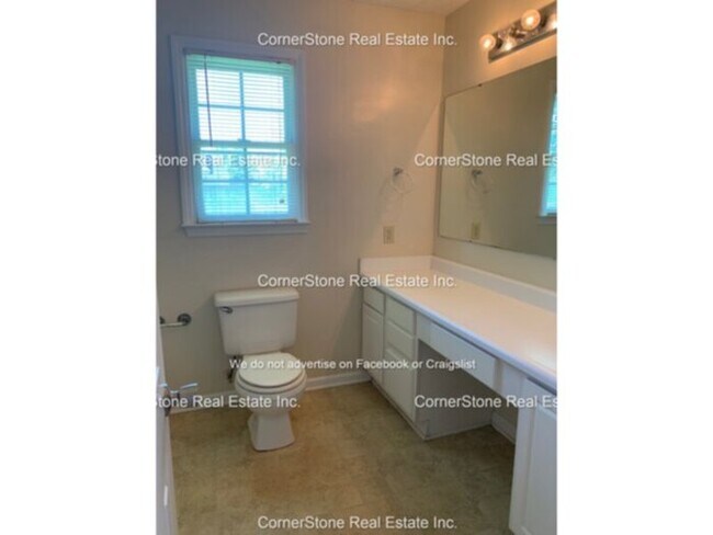 Building Photo - 6329 Foxlake Dr