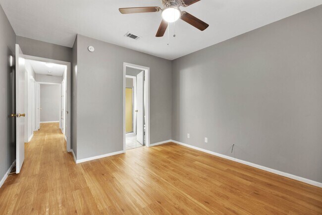 Building Photo - 6012-6014 Evers Rd