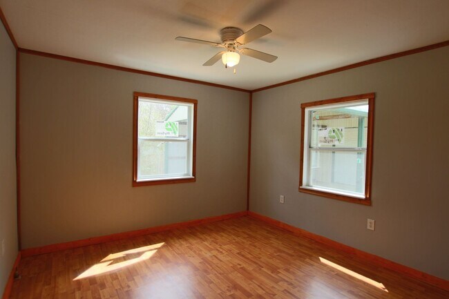 Building Photo - Coming Soon! 3 Bedroom 2 Bath in Bullard! Large Shop!