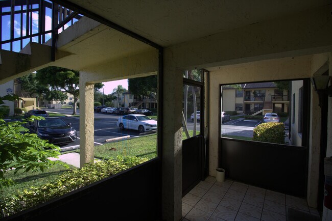 Building Photo - 4703 Lucerne Lakes Blvd E