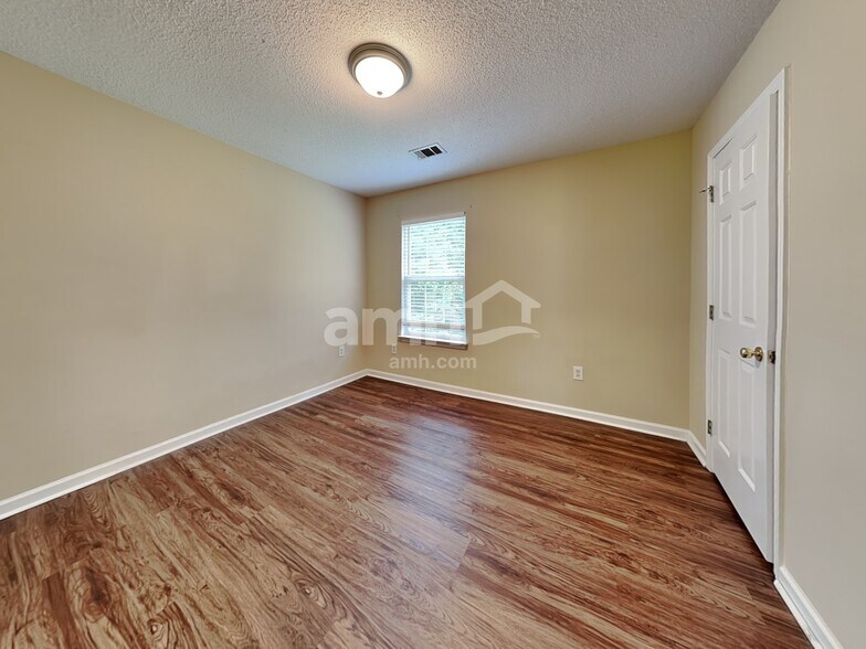 Building Photo - 3 Karsten Creek Dr