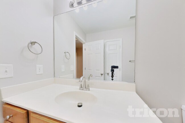 Building Photo - 4103 Laurel Creek Dr