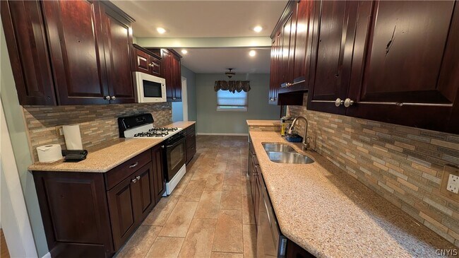 Building Photo - 15 Wexford Rd