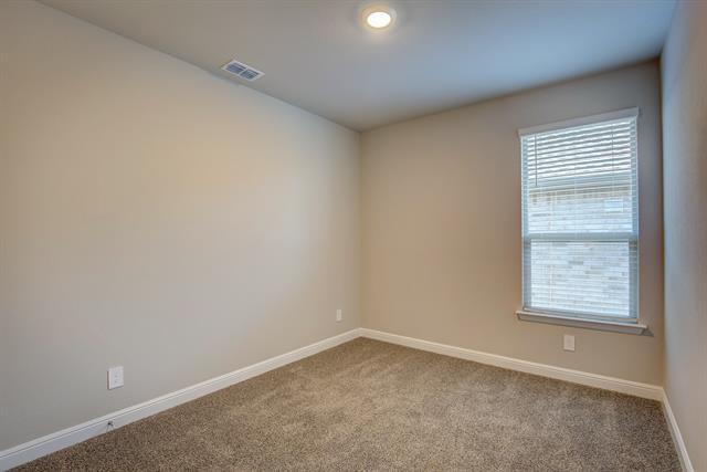 Building Photo - 2213 Dyre Dr