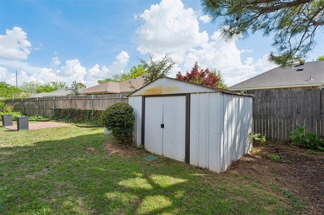 Building Photo - 1708 Creekside Ct
