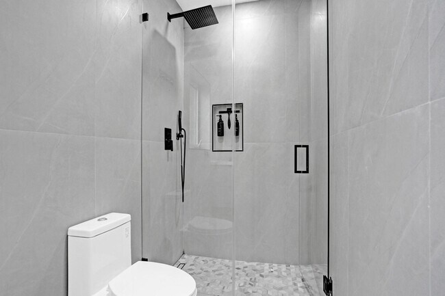 Building Photo - 6700 E Tropical Way