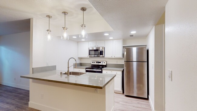 Kitchen - Copper Hill Apartments