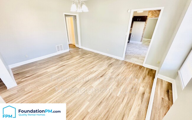 Building Photo - 888 Looney Ave