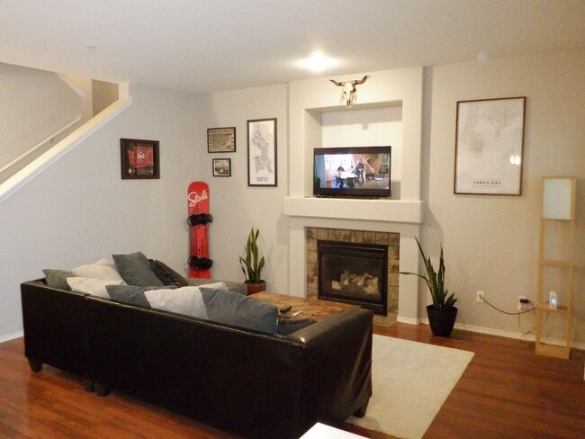 Building Photo - 1610 Kennedy Pl
