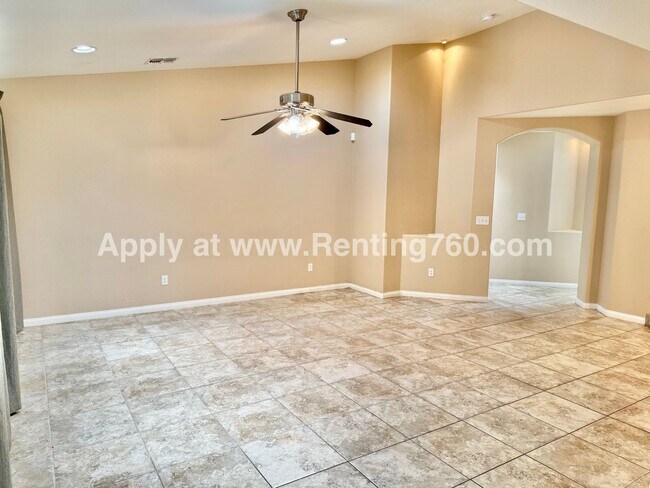 Building Photo - Spacious 4 Bedroom Home in Copper hills Ne...