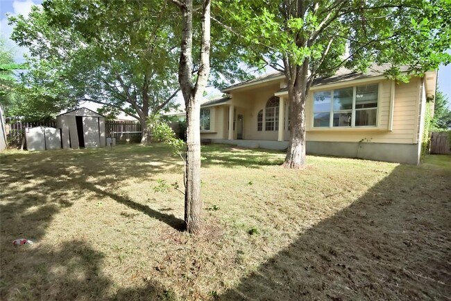 Building Photo - 704 Thrush Dr