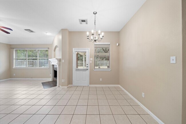 Building Photo - 25715 Abbotglen Ln