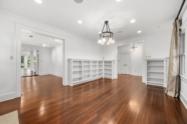 Building Photo - 1301 Kent Ln