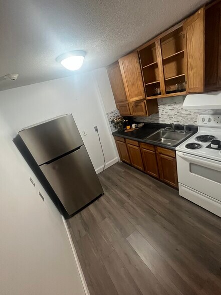 Building Photo - 74 Beach St