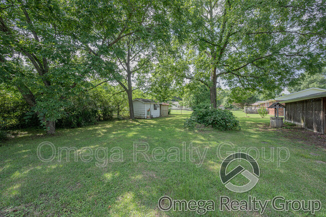 Building Photo - 6221 Cane Creek Cir