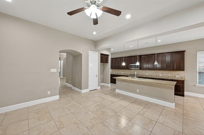 Building Photo - 16811 Kilgarth Dr