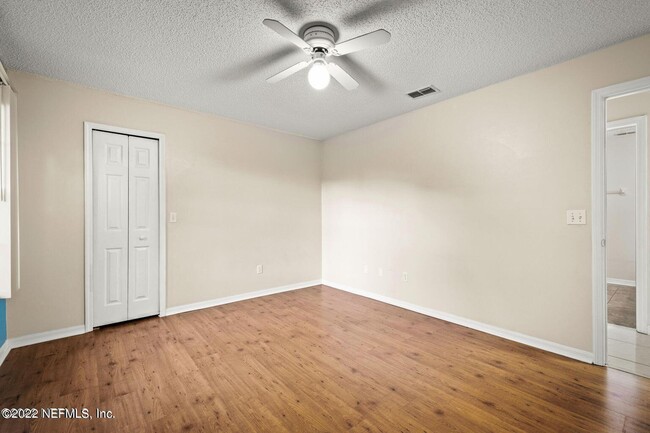 Building Photo - 12635 Chapeltown Cir E