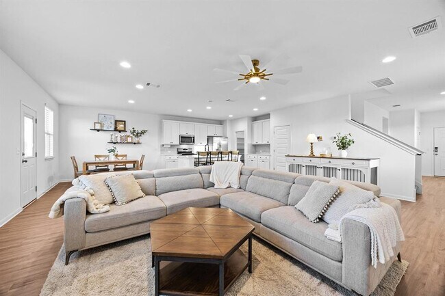 Primary Photo - 7002 Nijinsky Dr