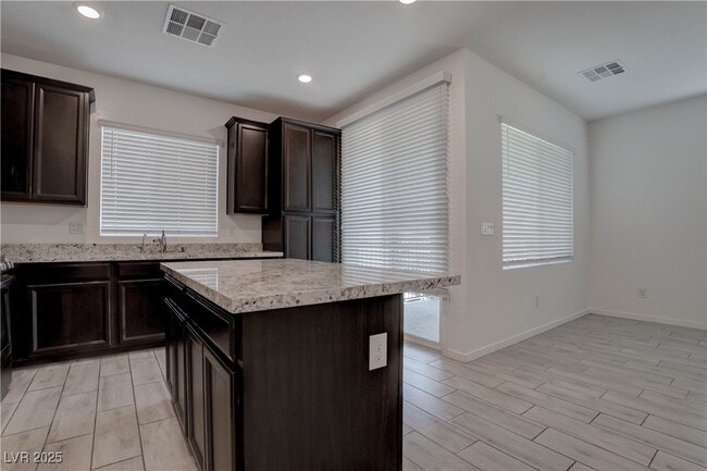 Building Photo - 5730 Sky Pointe Dr