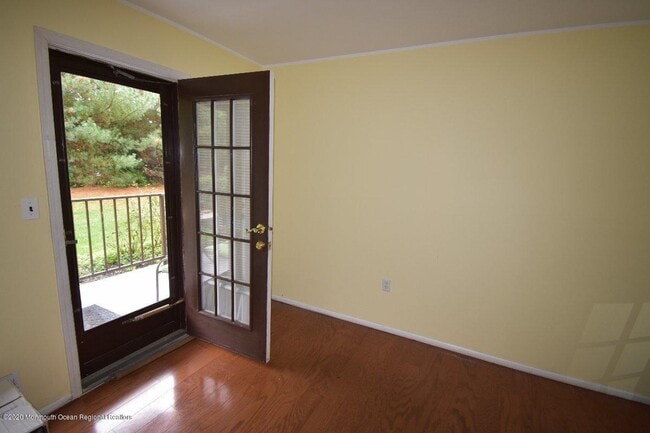 Building Photo - 1304 Wellington Pl