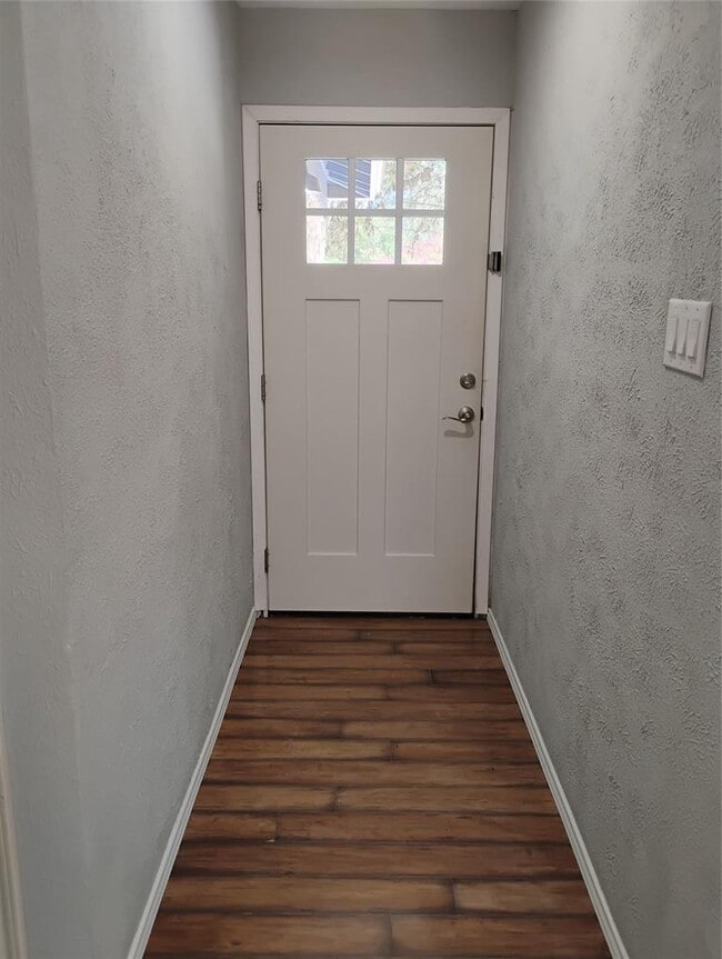 Building Photo - 2018 Ramona Cir
