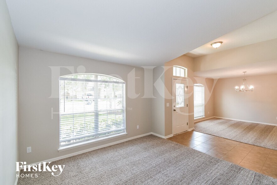 Building Photo - 161 Johns Glen Dr