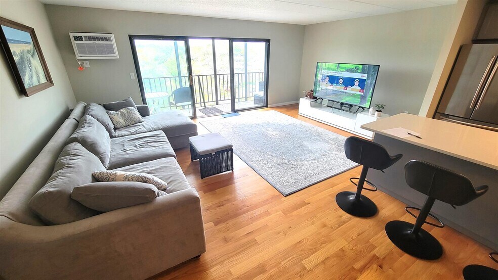 Building Photo - 235 Winthrop St