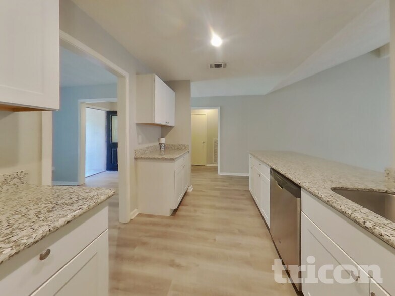 Building Photo - 3434 Deer Valley Dr