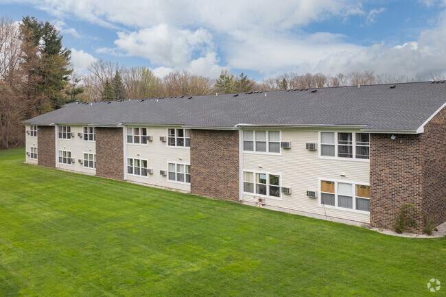 Building Photo - Coventry Woods