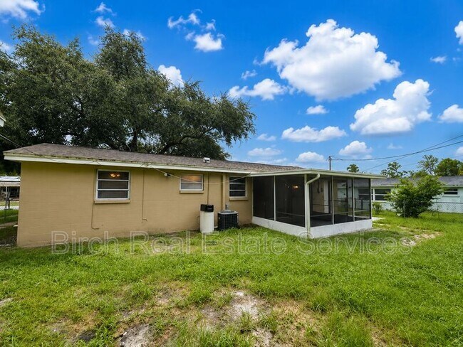 Building Photo - 2552 Chancery Dr