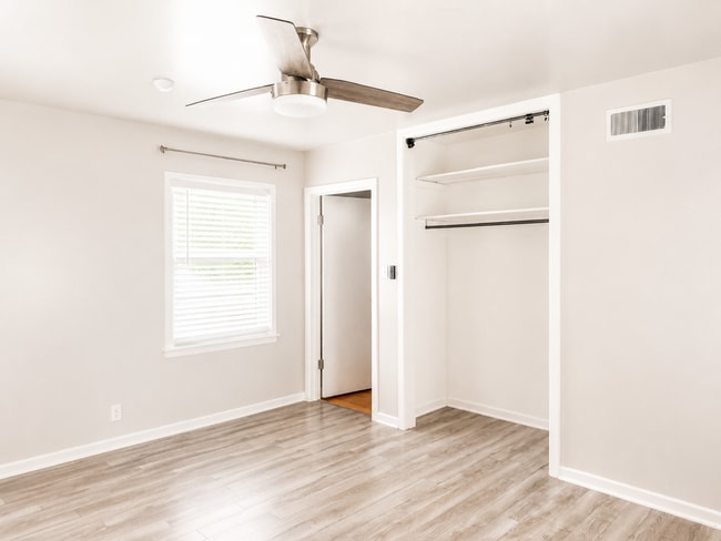 Building Photo - Charming Central Lubbock Home 3/2 with Gorgeous Updates Throughout!