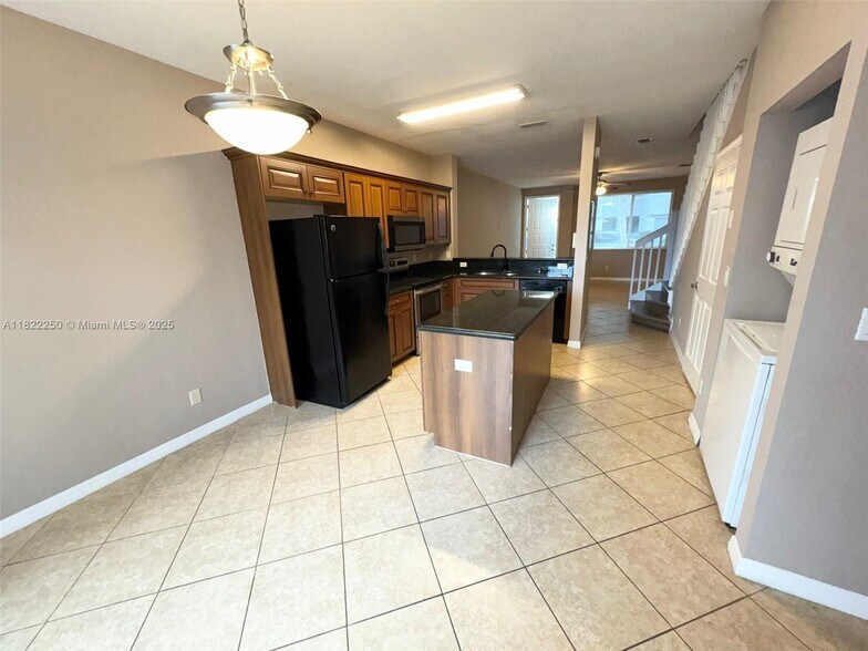 Building Photo - 3622 Oleander Ter