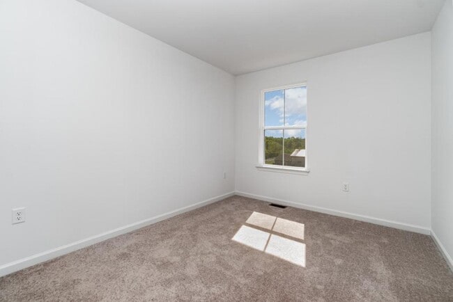 Building Photo - 12 Kenzie Way