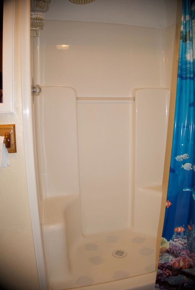 Building Photo - 3 Bedrooms 2 baths Beach House in the City...