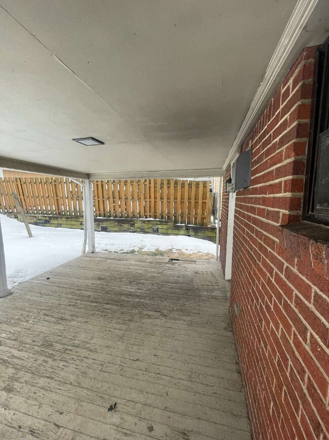 Building Photo - 149 Parkwood Rd