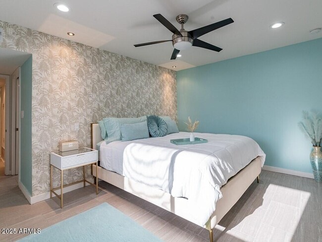 Building Photo - 3302 E Turquoise Ave