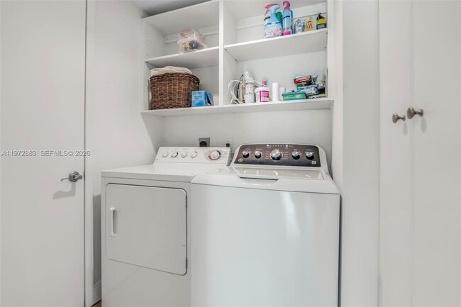 Building Photo - 218 SE 14th St