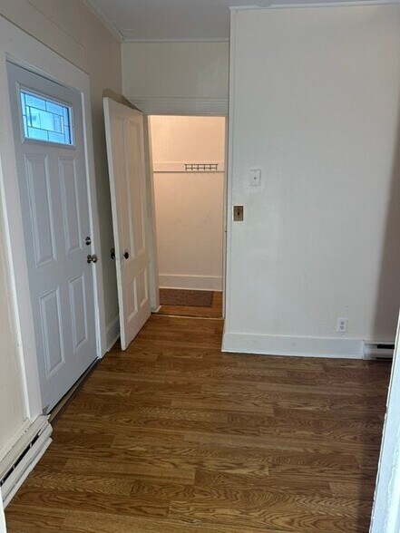 Building Photo - 47 Grove St
