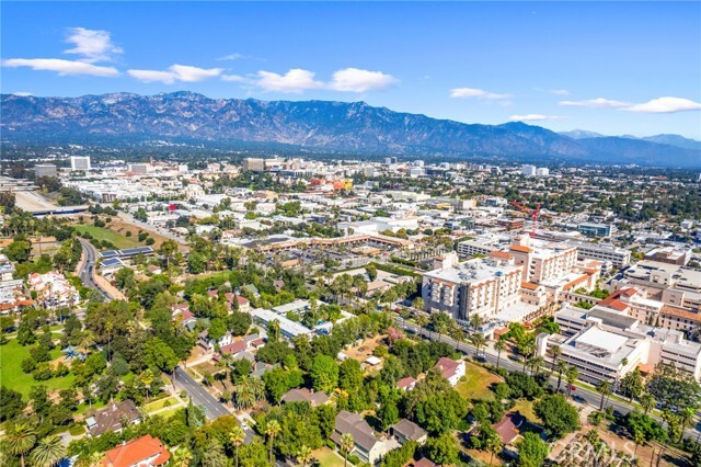 Building Photo - 619 S Pasadena Ave